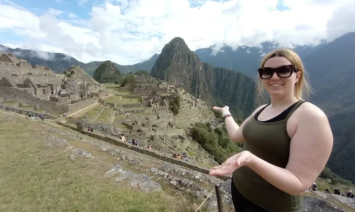 One-day visit to Machu Picchu by luxurious Vistadome train.