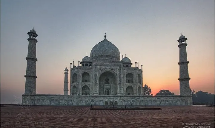Private Agra Taj Mahal and Agra Fort Day Trip by Rail from Delhi
