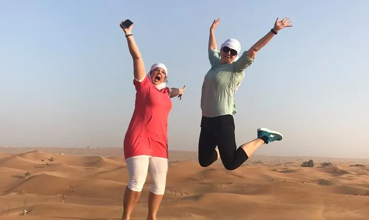 Dubai: Unique SUNSET 4WD Red Dunes Safari