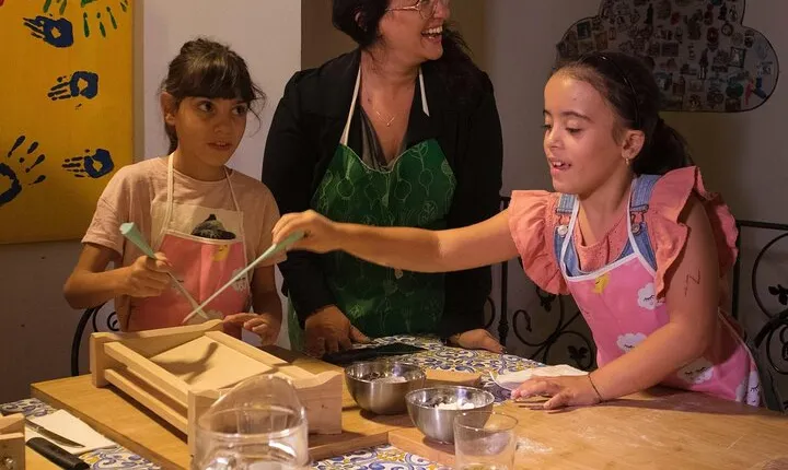 Family Pasta and Tiramisu Cooking Class in Rome