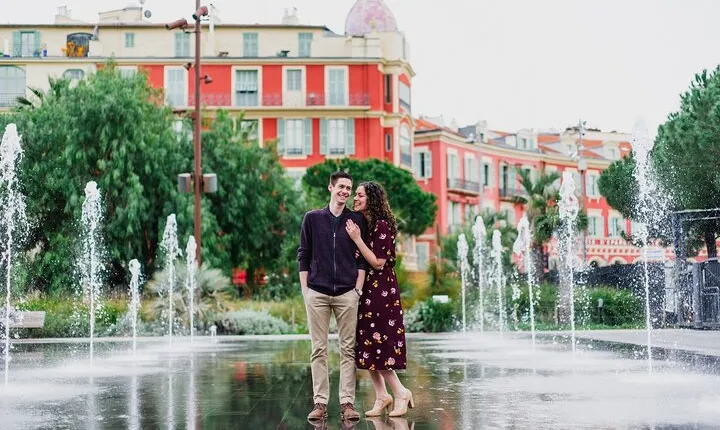 Private Vacation Photography Session with Local Photographer in Nice
