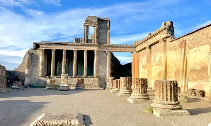 Private Guided Tour of Pompeii and Herculaneum