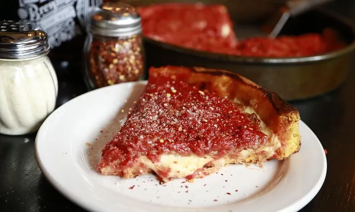 Downtown Chicago Walking Pizza Tour
