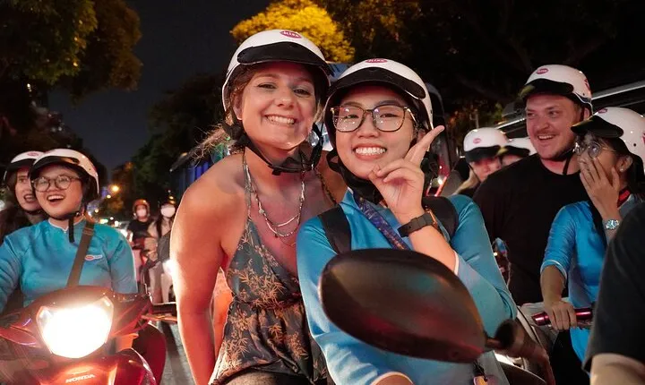 Ho Chi Minh Night Tour by Motorbikes with Female Rider | KissTour