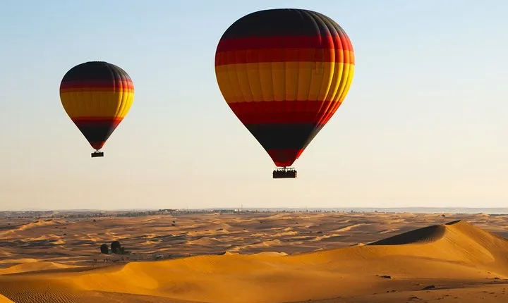 Enjoy Hot Air Balloon Ride With Gourmet Breakfast & Falcon Show From Dubai