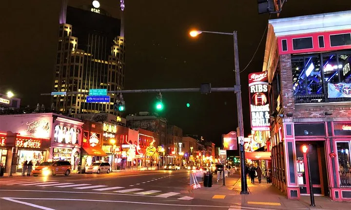 Night Time Trolley Tour of Nashville with Photo Stops