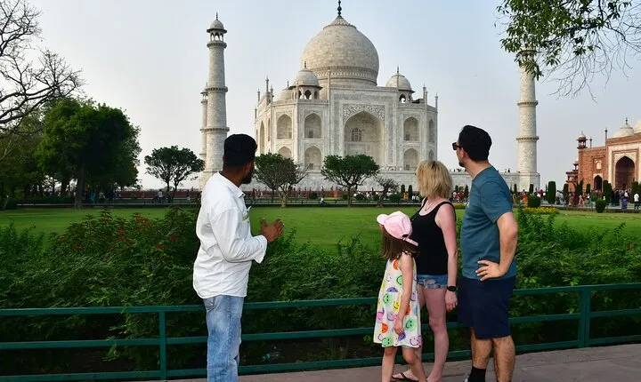 Taj Mahal Tour From Delhi— Private Day Trip with Agra Fort