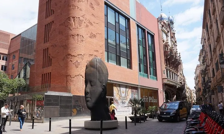 Gothic Quarter & Beyond: Leisurely Local Discoveries