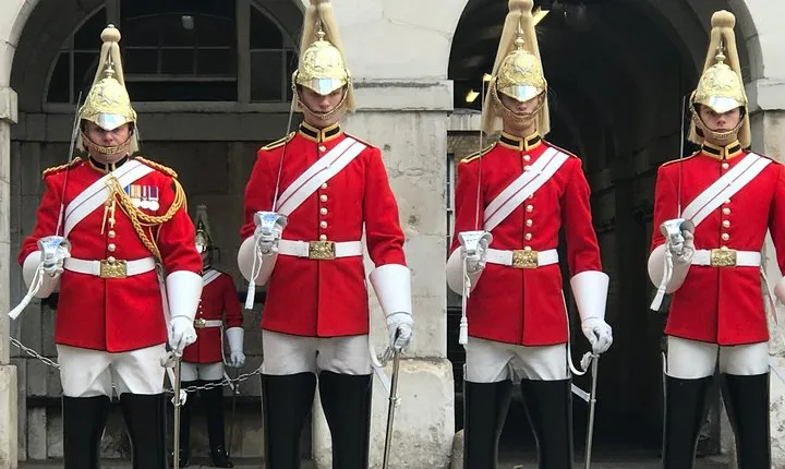 7 Day Private Tour of London with Host Family Accommodation