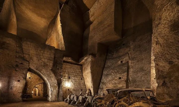 Walking Guided History Tour of Naples and Bourbon Tunnel