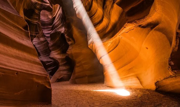 Upper Antelope Canyon Sightseeing Tour with Entry Ticket