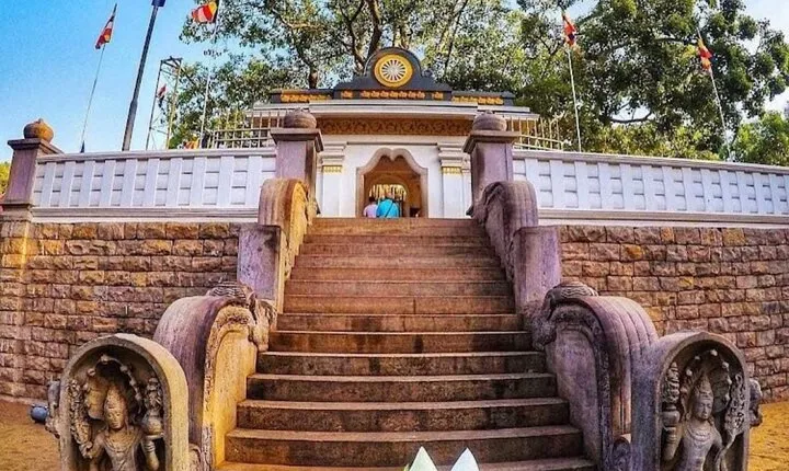 One Day Tour - Sacred city of Anuradhapura & Sacred city of Mihintale. (Sunset)