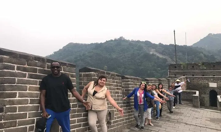 Great Wall Layover Small Group Tour (9AM-1PM)