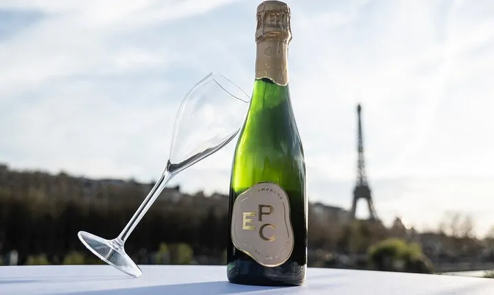 Paris Sightseeing Cruise with Champagne by Bateaux Mouches