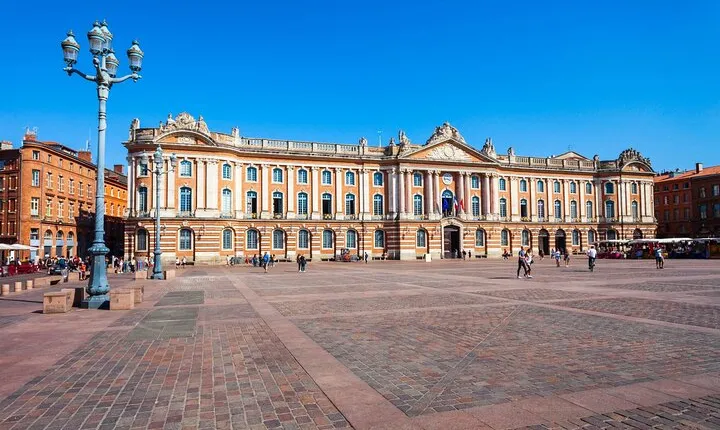 Toulouse Legends Quest: Old Town Self-Guided Treasure Hunt