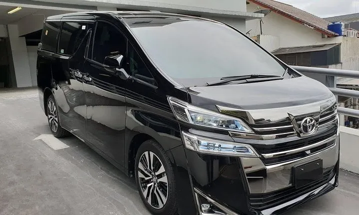 Jakarta Airport Transfers : Jakarta Airport CGK to Jakarta City in Business Van