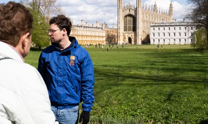 Shared | Alumni-led Walking & Punting Tour w/opt King's Chapel