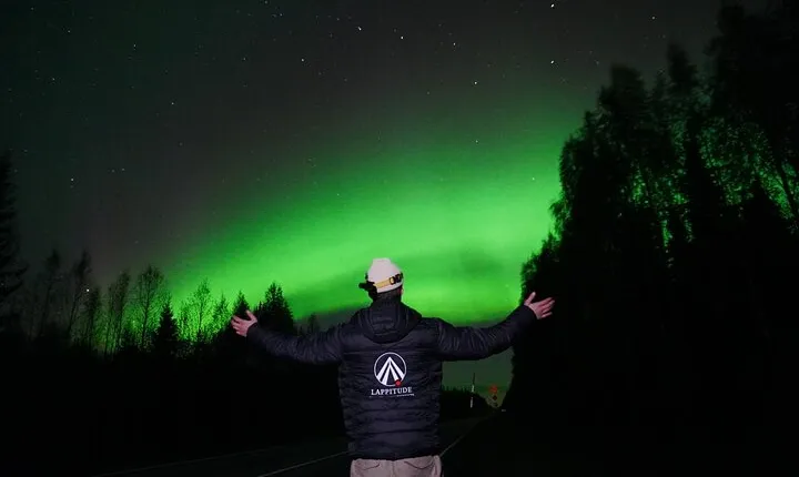 Luxury Aurora Tour with Finnish Delicacies & Private Guide