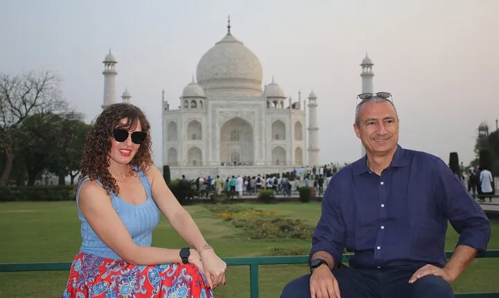 Skip-The-Line Taj Mahal Guided Tour with Flexible Options