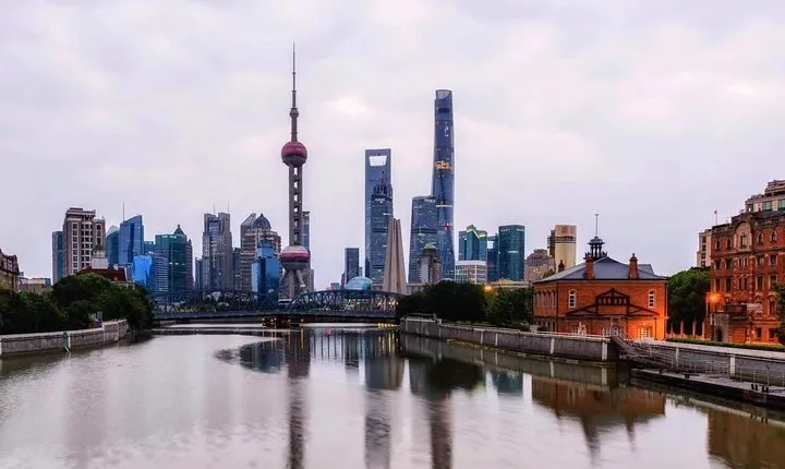Shanghai Bund Night Tour of Oriental Pearl TV Tower and Huangpu River Cruise