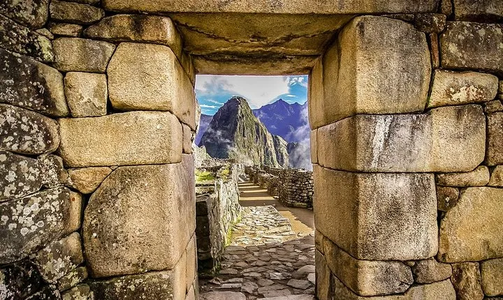 Valle Sagrado + Machu Picchu By Train (2 Days)
