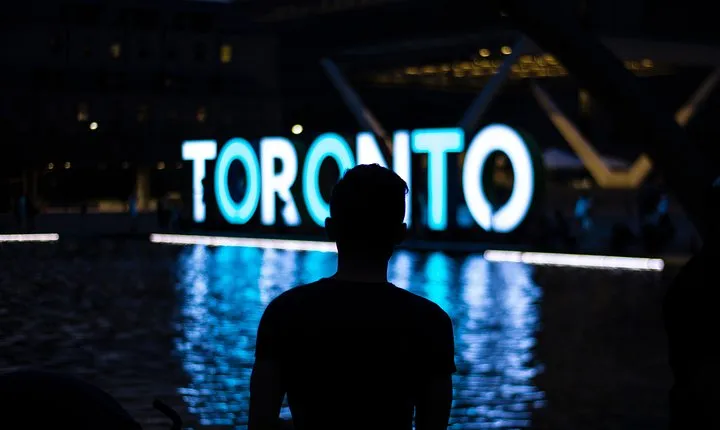 Toronto Small Group Night Tour with CN Tower