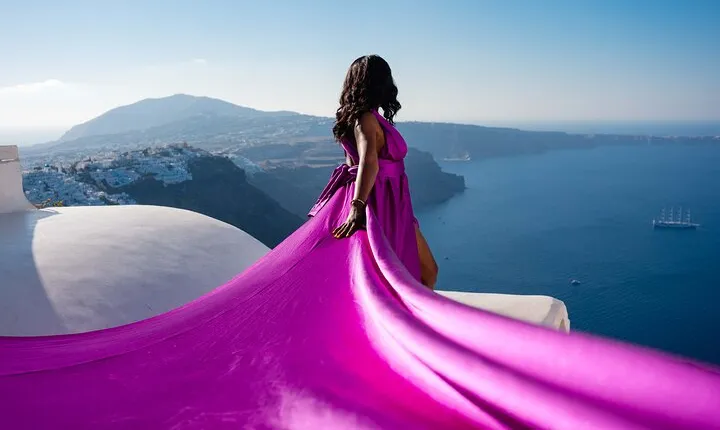 Flying Dress Photoshoot Tour in Santorini & Pick up