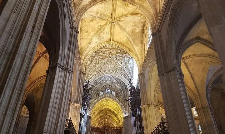 Seville Cathedral Tour including tickets and skip the line entry