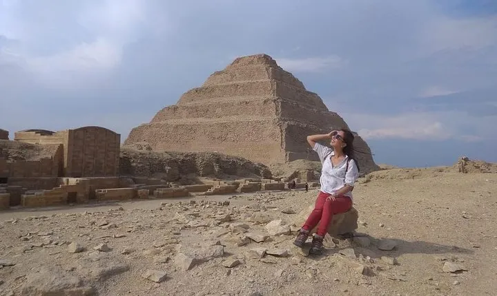 Best Day-Tour to Pyramids of Giza Saqqara Memphis and Dahshur from Cairo