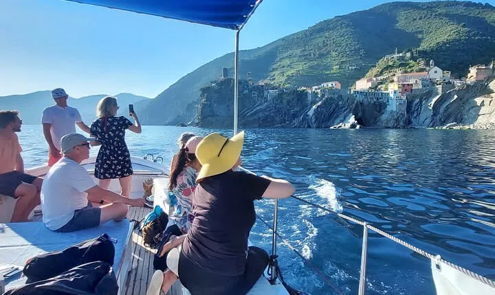 Cinque Terre tour with a traditional ligurian gozzo from Monterosso