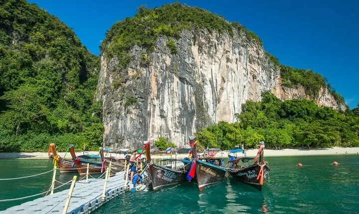 Group Tour in Hong Island by Long Tail Boat 