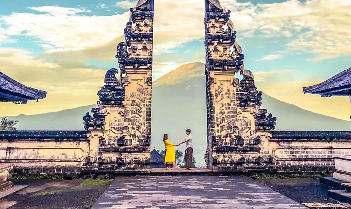 Bali Instagram Tour: Gate of Heaven, Swing and Waterfall Day Tour