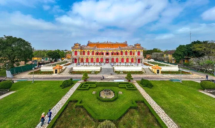 Hue City Private Tour Full Day with Tour Guide