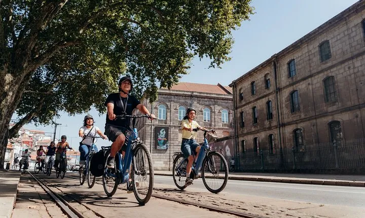 3-Hour Porto Highlights on a Electric Bike Guided Tour