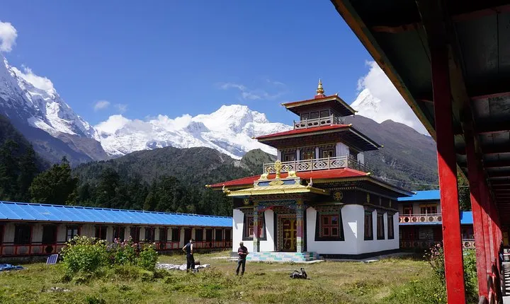 Manasalu Circuit Trek