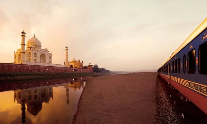 Full Day Trip to Taj Mahal From Delhi by Superfast Train