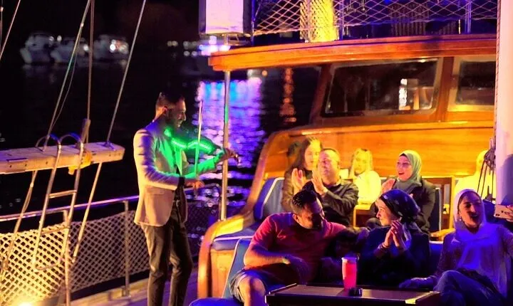 Boat Party With Seafood Buffet Dinner in Sharm El Sheikh
