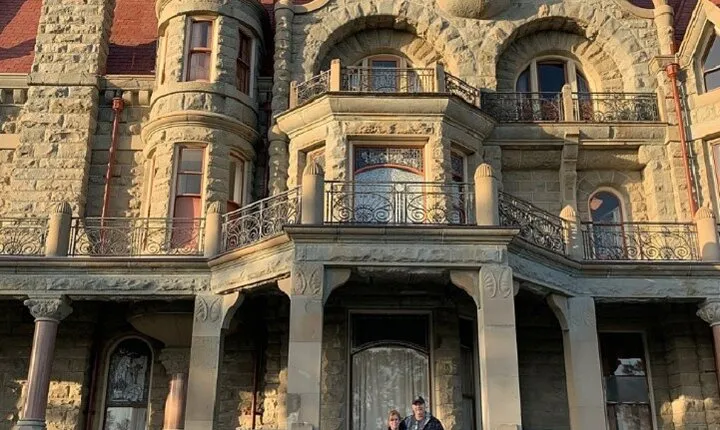 Historical Landmarks Tour of Victoria Grand City and Craigdarroch Castle