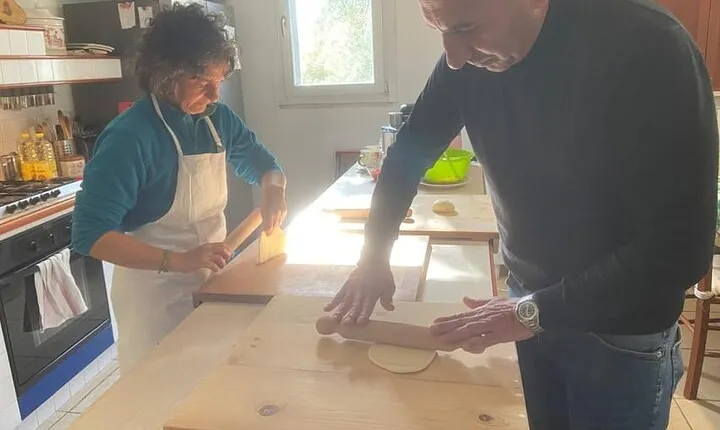 Ostuni: Fried Panzerotti and Puccitedde Cooking Class