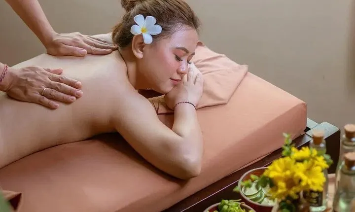 Bali Luxury Spa Balinese Massage and Flower bath