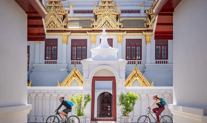 Bangkok: Backstreets and Temple Historic Bike Tour