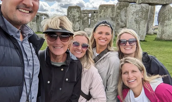 Private Transfer from Southampton to London with Stonehenge Stop