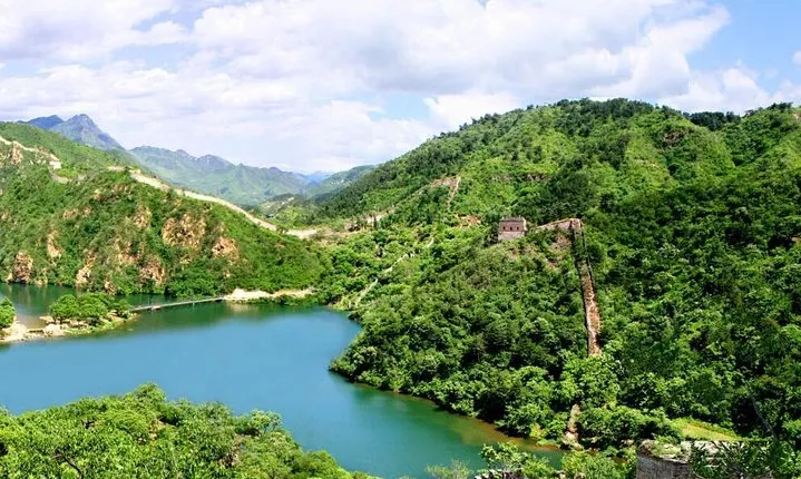 Private Day Tour to Huanghuacheng and Mutianyu Great Wall