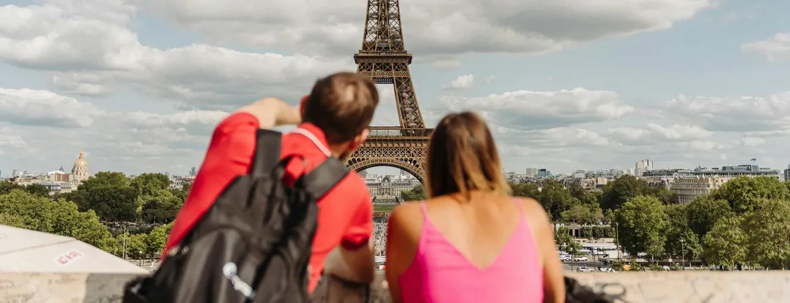 Paris in a Day with Louvre, Eiffel Tower, City Walk & Cruise