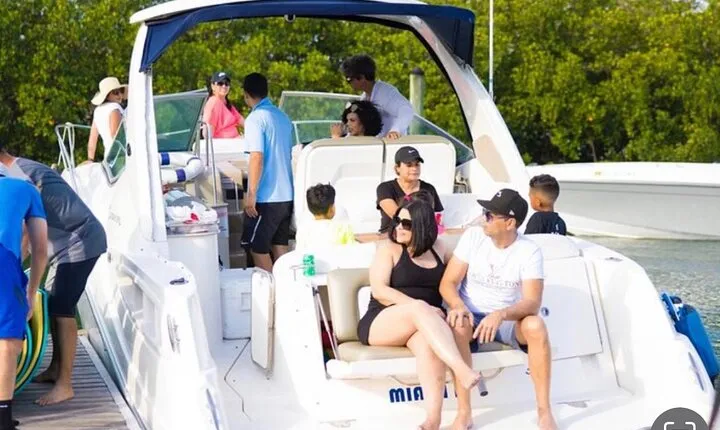 Miami Boat Rental: Fun & Affordable! Day or Night Celebration 