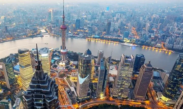 4-Hour Private Tour of Pudong with China Art Palace Museum and Shanghai Tower