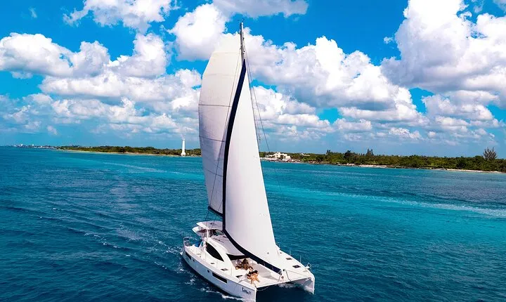 Cozumel Luxury Sailing & Snorkeling with Lunch and Open Bar Onboard