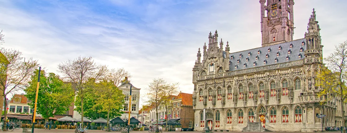 Self guided tour with interactive city game of Middelburg