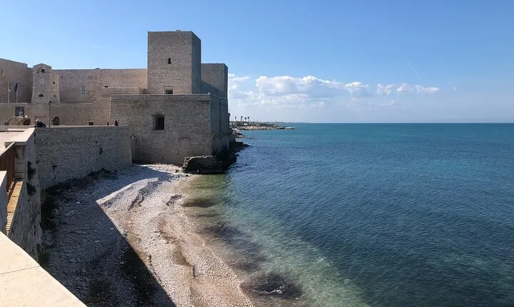 Private Bari and North Puglia Top Towns VIP Tour with Lunch