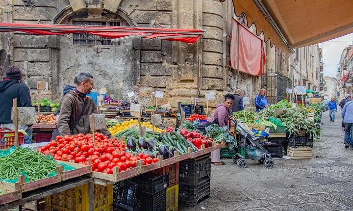 Private Palermo walking Tour with Personal Photographer
